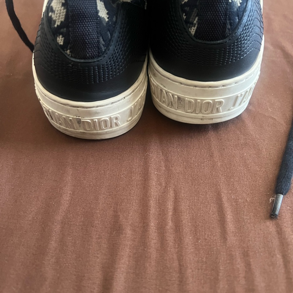Dior Men’s Black and Cream High-Top Knit Logo Sneakers - Picture 4 of 5